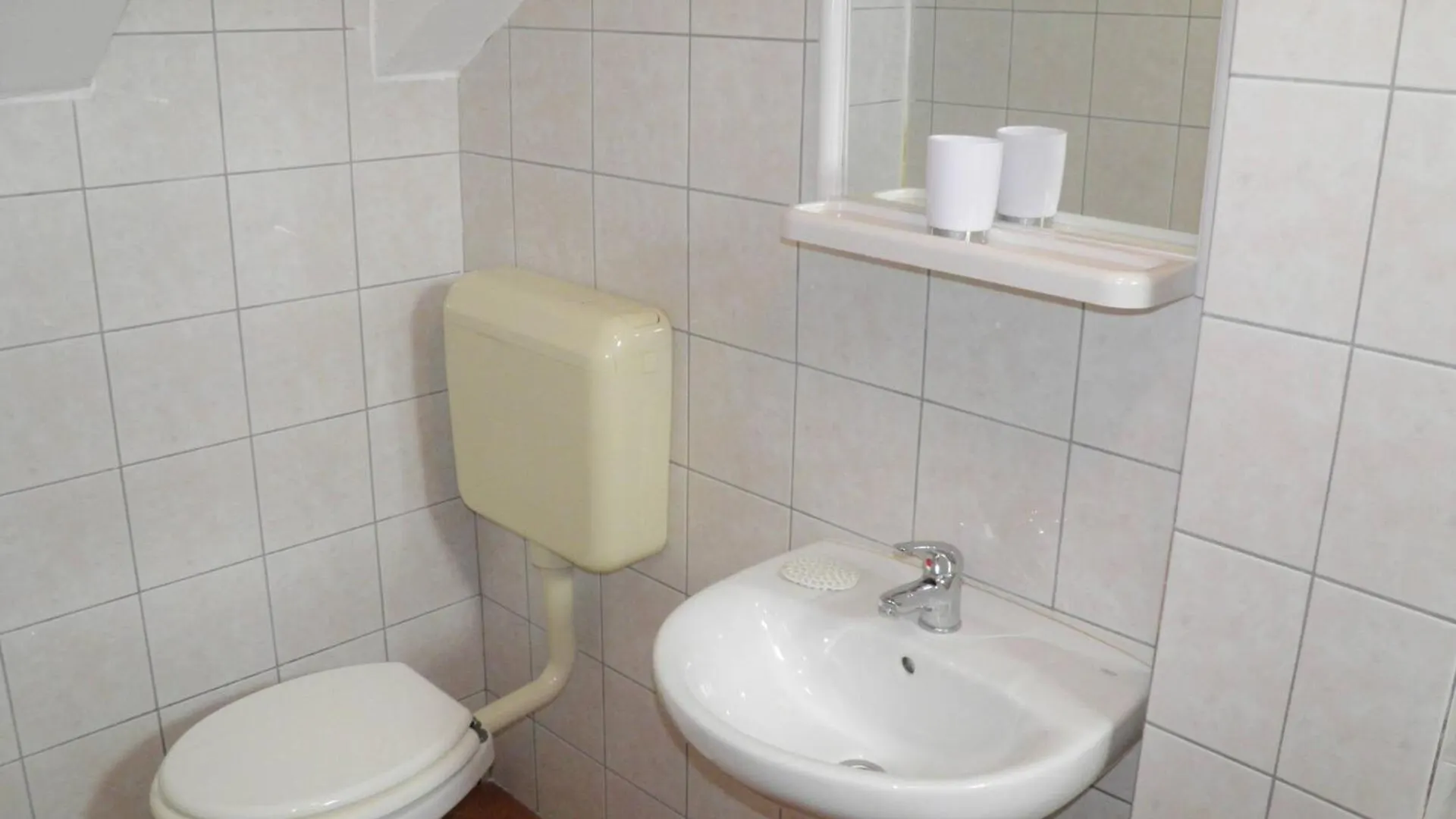 Apartments Valic Baska  3*, Baska (Krk)