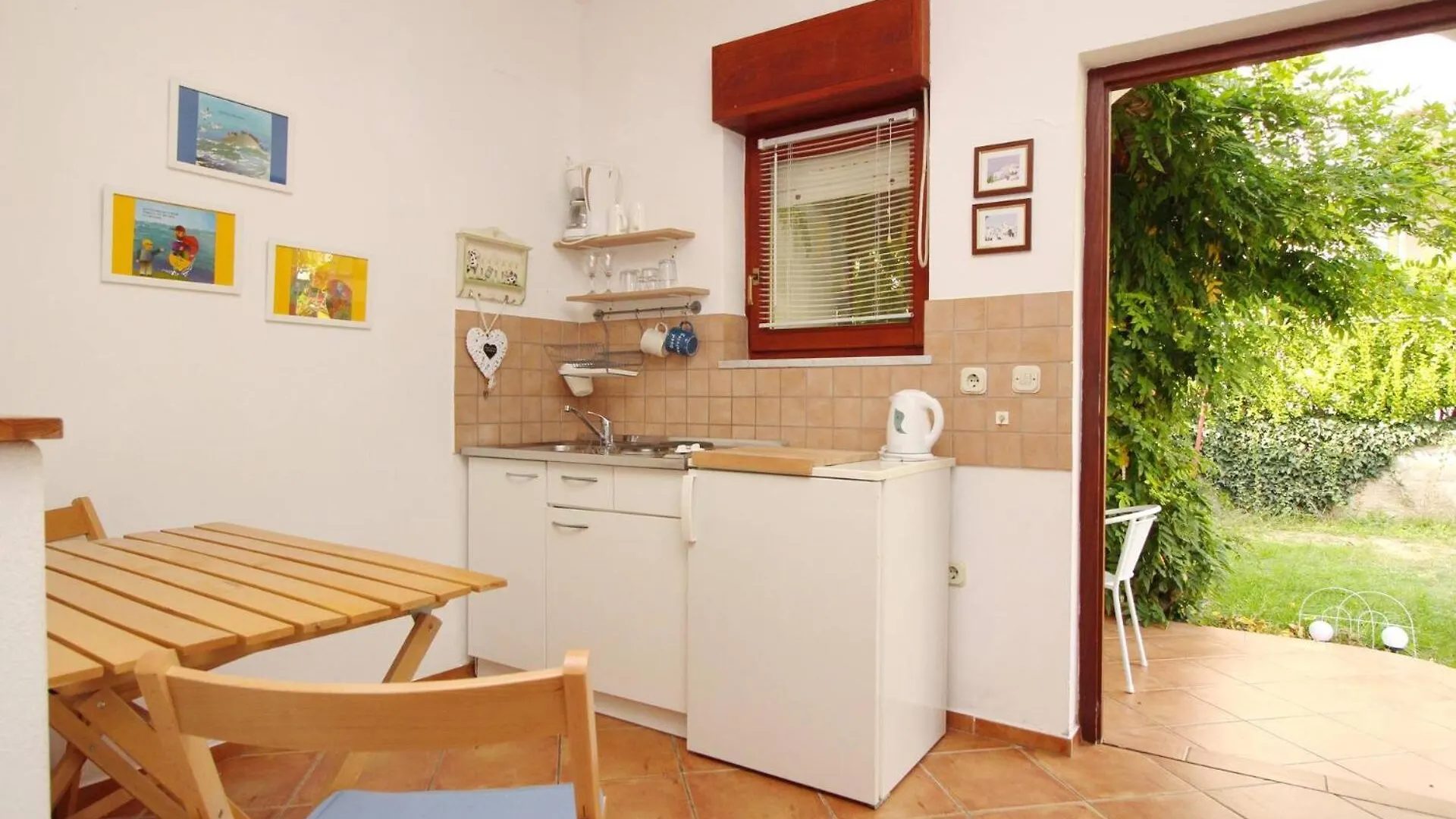 Guest house Apartments Valic Baska